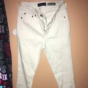 White skinny jeans